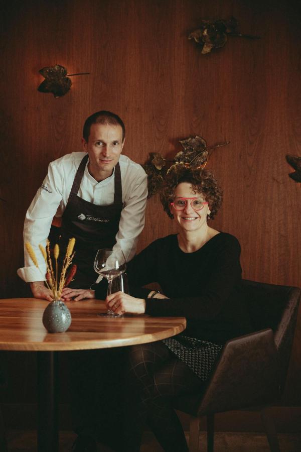 Auberge De Clochemerle, Spa Privatif & Restaurant Gastronomique Vaux-en-Beaujolais Exterior photo